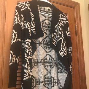 SUPER Cute Tribal Pattern Sweater Size Small